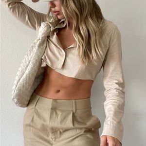 Tan Woven Button Up Long Sleeve Collared Crop Top Front Pockets Women's Small